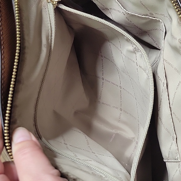 Michael Kors Cindy Dome Satchel - Picture 9 of 17